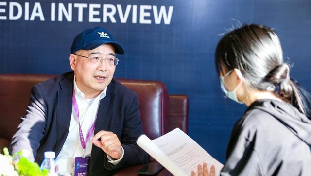 南京大学电子科学与工程学院马展