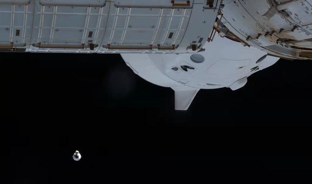 SpaceX货运飞船在佛罗里达州海岸溅落，完成第24次空间站补给任务