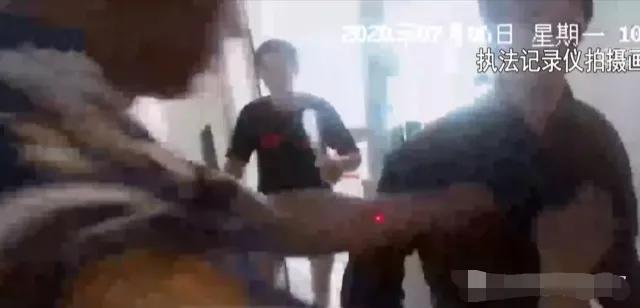 2020年，淮安马家两兄弟袭警致两死一伤，小弟马兆兵：我作证