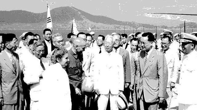 “不要签字！继续打！”朝鲜停战签字时，毛主席大怒！是谁惹了他