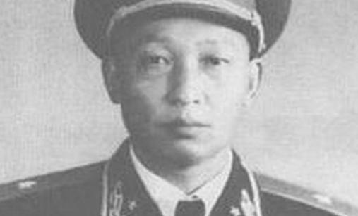 1958年毛主席到山东考察，笑着对一名干部说：小鬼，官不小嘛