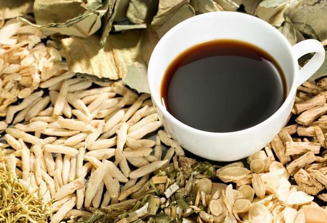 百病源于气，情志不舒，容易伤肝，中医疏肝理气，清热祛湿