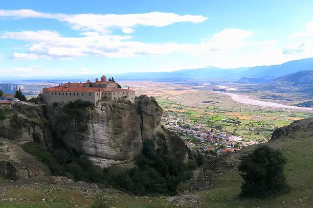 希臘深度遊：卡蘭巴卡、接近天堂的秘境 天空之城（Meteora）