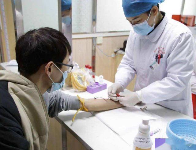 为什么“尿毒症”越来越多？医生劝说：四个原因别碰，肾会感谢你