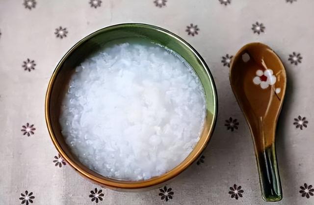 早餐为什么不能吃大米粥？医生：不仅是米粥，这3物也最好少吃