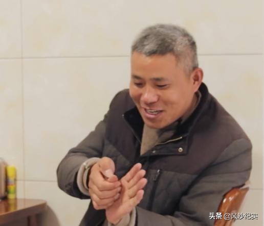 2017年江苏男子离婚两个月，前妻突患白血病，为救前妻他一夜白头