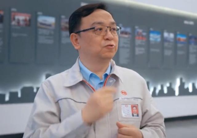 王传福：13岁丧父15岁丧母，嫂子卖嫁妆供学，今身价百亿不忘兄嫂