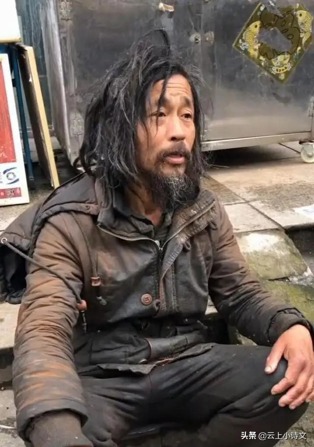 “流浪大师”沈巍从捡垃圾到爆红网络成为网红，他是如何做到的？