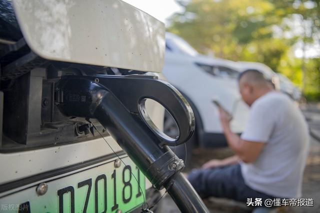 资讯 | 2021年全球新能源汽车销量翻番，达650万辆，中国市场占一半