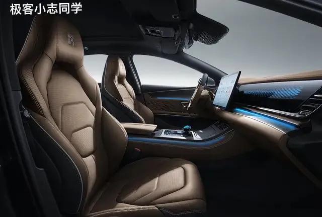 新款比亚迪汉正式上市，两种外观，五种动力，续航可达1300km