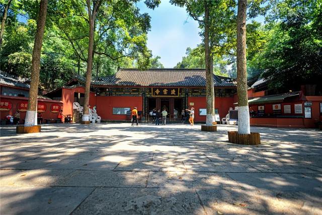 晴空万里 沐光而行