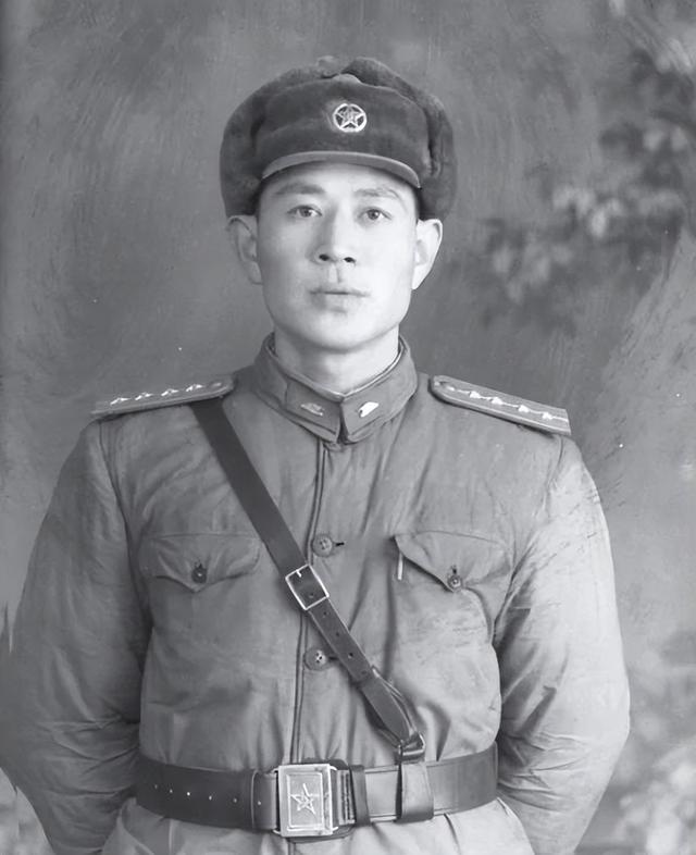 山东一93岁老人看完《长津湖》，对着屏幕潸然泪下：我就是伍千里