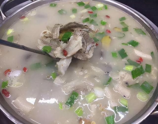 32岁男子吃羊肉吃出肾衰竭，若不想肾脏受损，2物要忌口