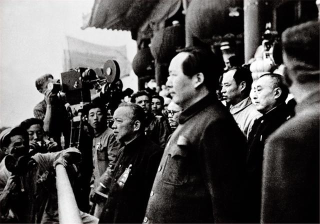 1950年耿飚回湖南老家，恰巧碰到陈明仁：还记得当年的赌约吗？