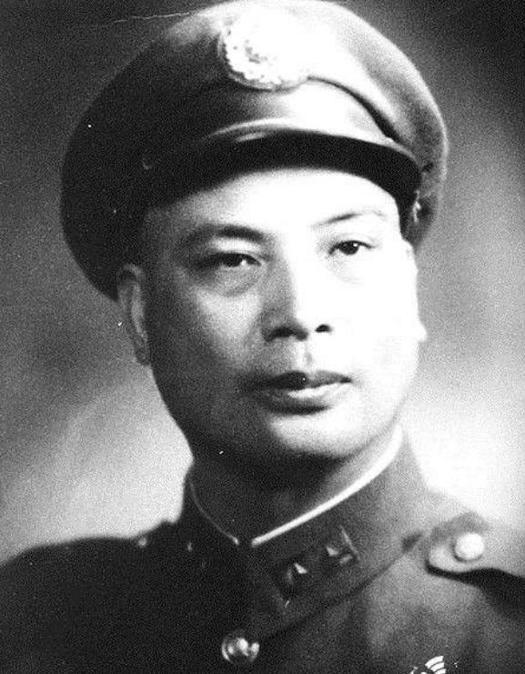 范汉杰兵败，被学弟林彪问得羞愧，76年病逝后中央下令：葬八宝山