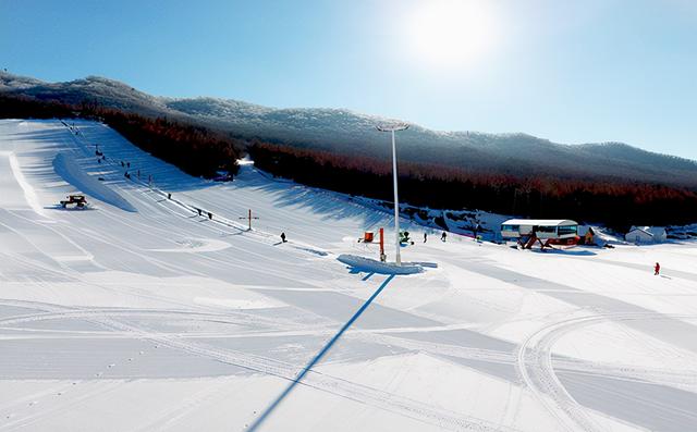 北京莲花山滑雪场欢乐冰雪健康中国2021