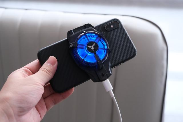 手机散热器的标杆产品，飞智B5系列超频制冷竟这么强大