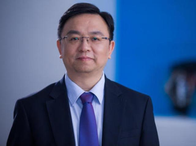 王传福：13岁丧父15岁丧母，嫂子卖嫁妆供学，今身价百亿不忘兄嫂