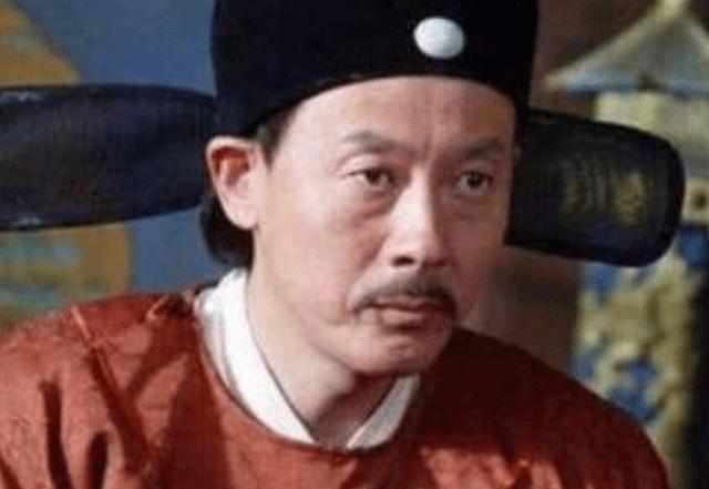 朱元璋要提拔一大臣，大臣听后连忙磕头告罪：我有毛病不能当官