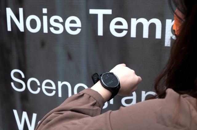 专业跑表横评：华为WATCH GT Runner和佳明Forerunner945谁更强？