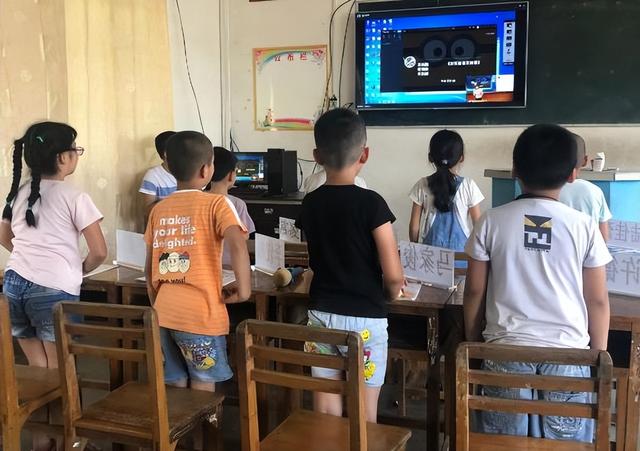 继双减之后，教育部又发新通知，义务教育迎来“大地震”