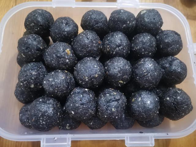 黑芝麻丸做法分享给有脱发困扰的朋友