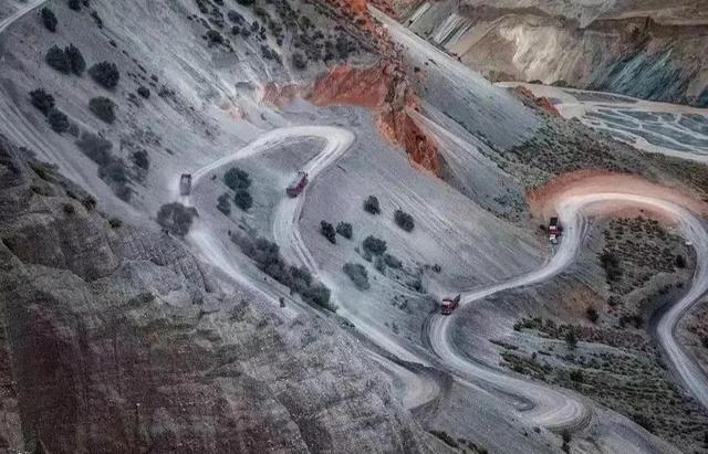 中國最美公路榜單揭曉！大名鼎鼎的318川藏線居然沒有上榜？