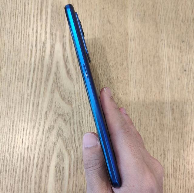 用了三年iPhone 11，如今换上了2000块的安卓机，没想到差距这么大