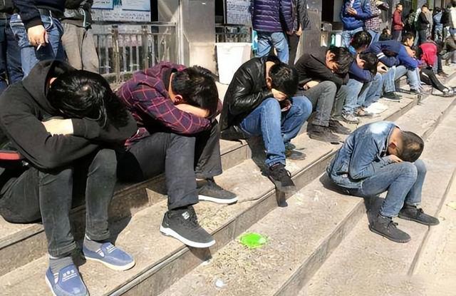 干1天耍3天，靠吃挂面、混日结度日，“三和大神”为何如此堕落？