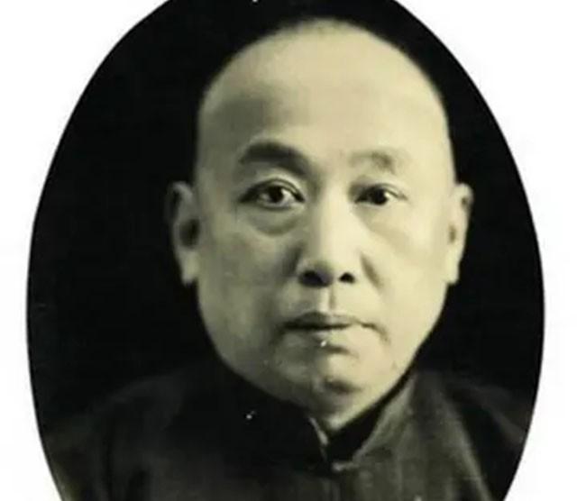 黄金荣有多狠辣？绑架董事坑4000银元，拿钱后连人老婆也不放过
