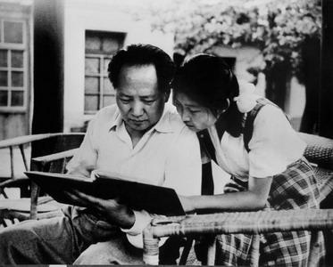 1976年毛主席逝世，毛岸青未能送葬，毛新宇：父亲一直很想念爷爷