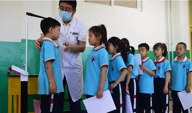 帮孩子逆天改命，却害她终身残疾！我想要宝宝好看一点，有错吗？