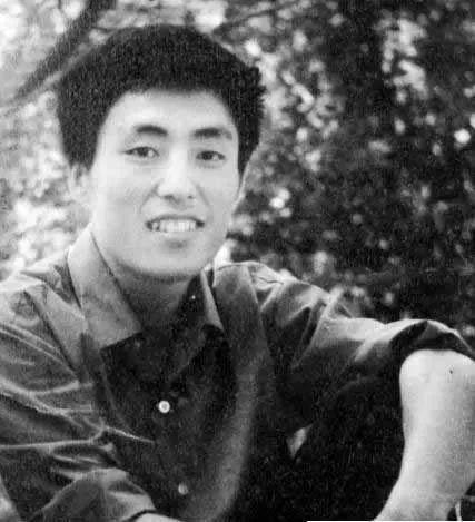 张艺谋妻子情人节发文示爱，为什么得到的不是祝福而是骂声？