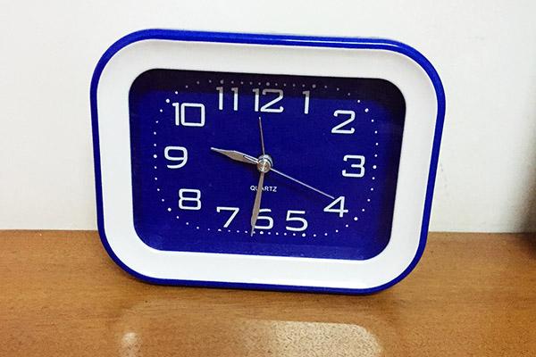 总是三更半夜醒，怎么回事？提醒：经常早醒，3件事情要少做