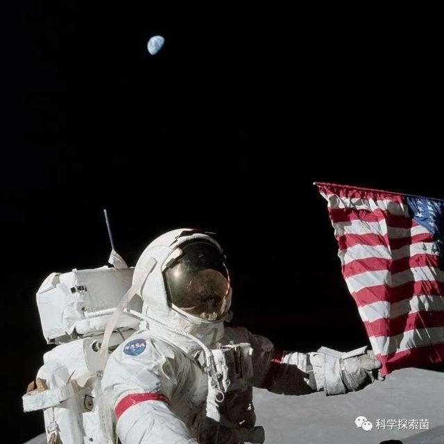 太空漆黑一片，为什么太阳照不亮太空呢？阳光照到哪儿去了？
