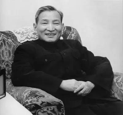 建国初期投机分子猖獗，陈云：派部队教训一下他们