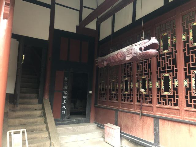 一不小心又成了夜遊~周末街子古鎮康道徒步到光嚴禅院~腳都走麻了