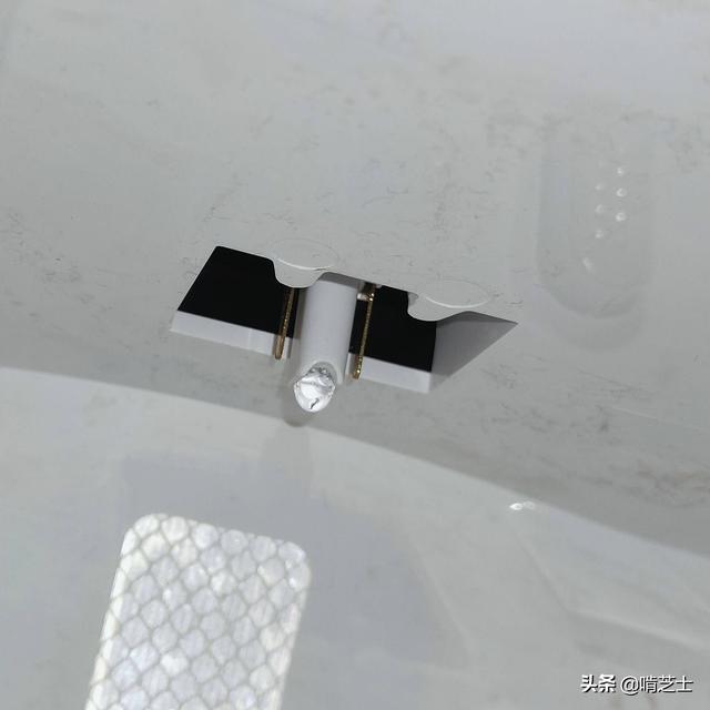 能扫，能拖，还能自动洗抹布，美的智能扫拖机器人 W11使用体验
