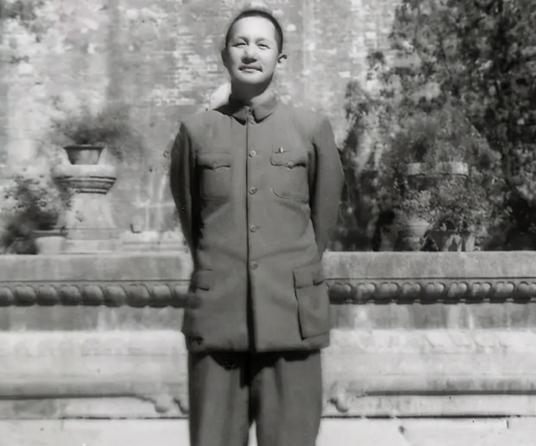 1977年叶剑英给回京的洪学智安排工作，邓小平得知后：他另有大用