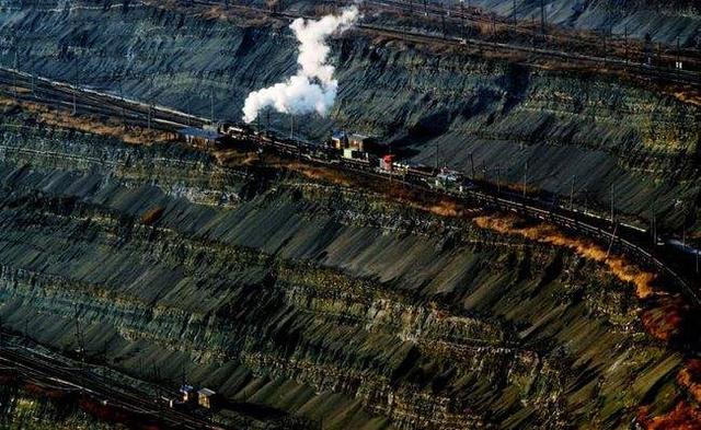 100多米厚的煤层是怎么形成的？远古地球上存在这么多植物吗？
