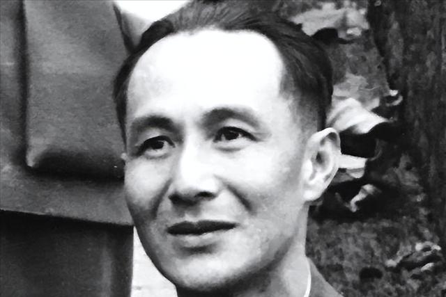 唯一获得9次特等功的英雄，竟能活着走上英雄代表大会，他是谁？