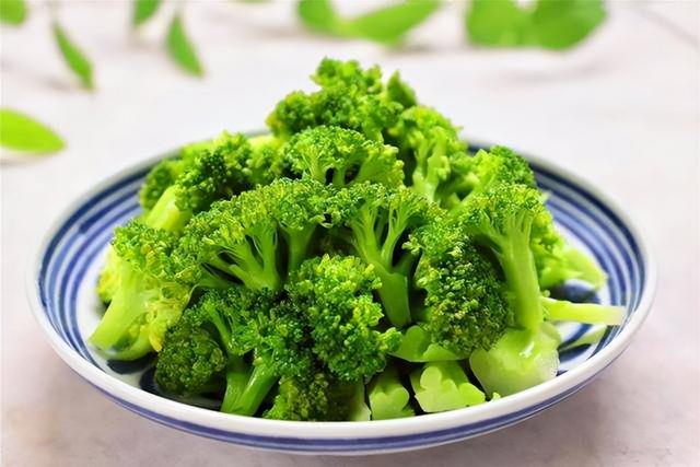 岁数大了就算不吃肉，也要吃这5种富硒菜，“长寿元素”是其美誉