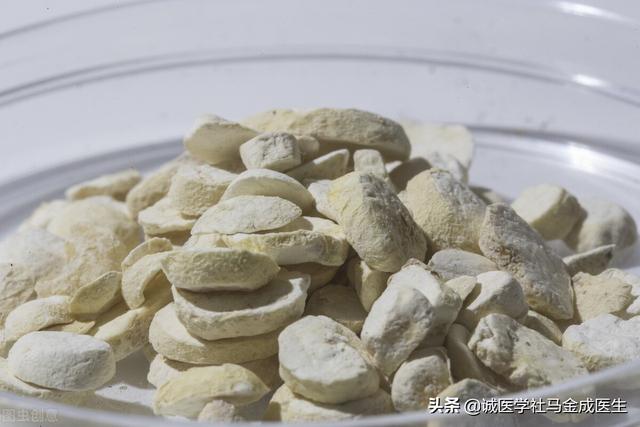 嗓子白稀粘痰多，总要吐痰？送你两味中药，燥湿化痰，健脾祛湿