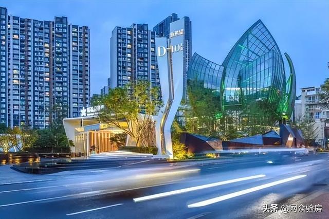 成都小区名去浮华，万国宇宙禁用背后，是城市命名的理性回归