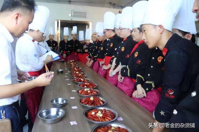 茅台学院学生1节课喝掉二三十箱酒