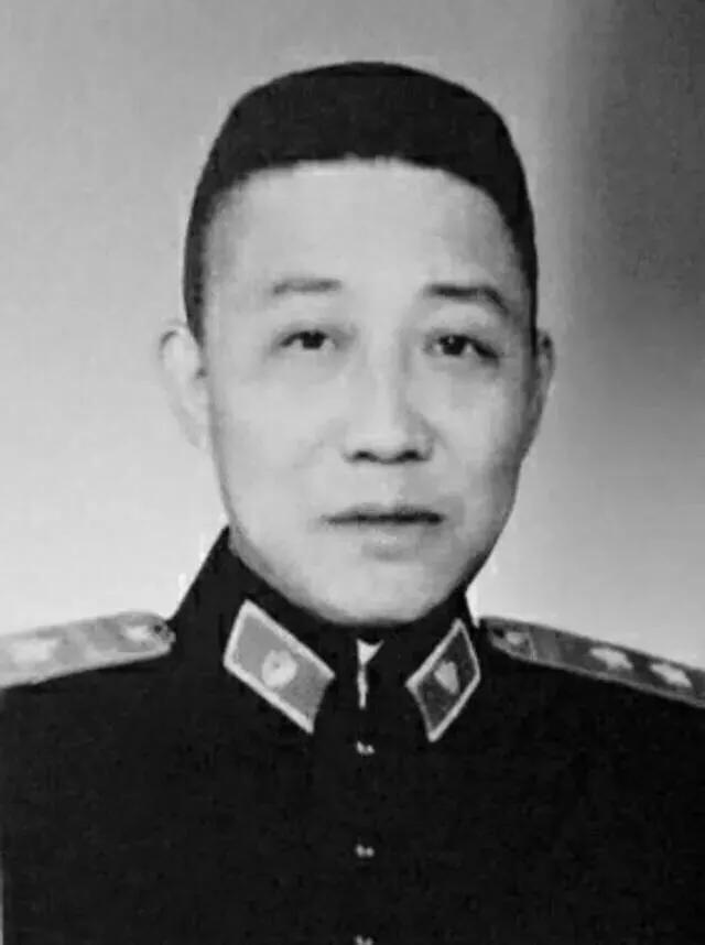 1955年首次授衔，177名中将时任职务简述，附各自戎装照片