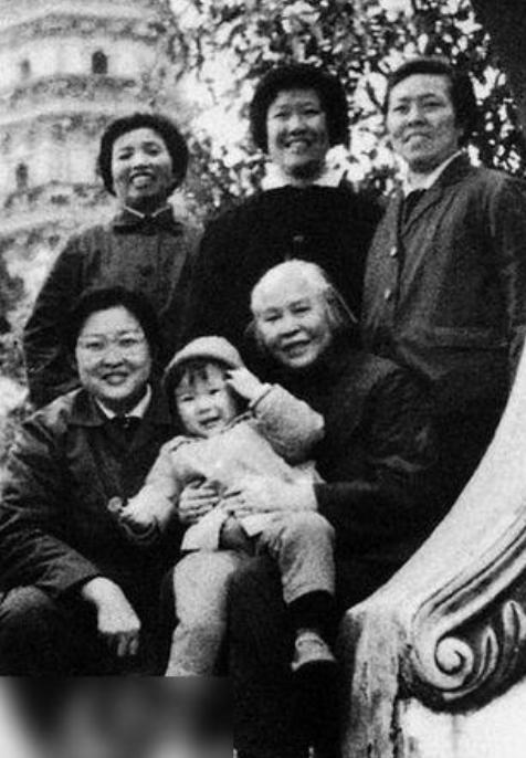 1976年，孔继宁14岁外公毛主席去世，孔继宁：妈妈一直想念外公
