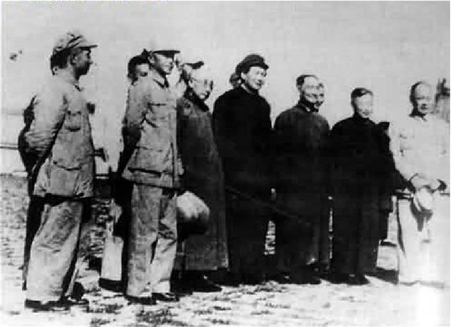 1950年耿飚回湖南老家，恰巧碰到陈明仁：还记得当年的赌约吗？