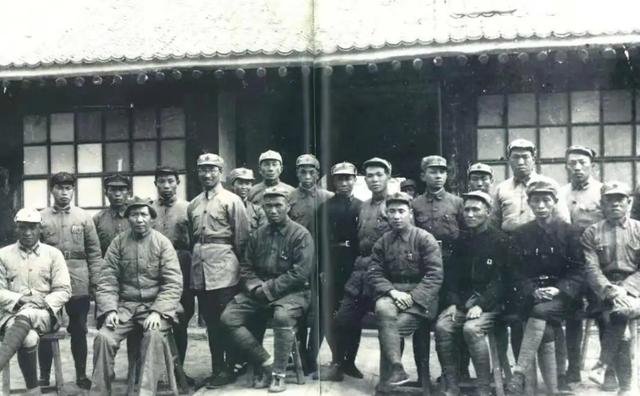 52年毛主席视察河南，看到军区副司令员大喜：一别20年，你还好吗