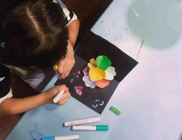 教师节送老师什么礼物合适三年级，教师节送老师什么礼物合适三年级手工